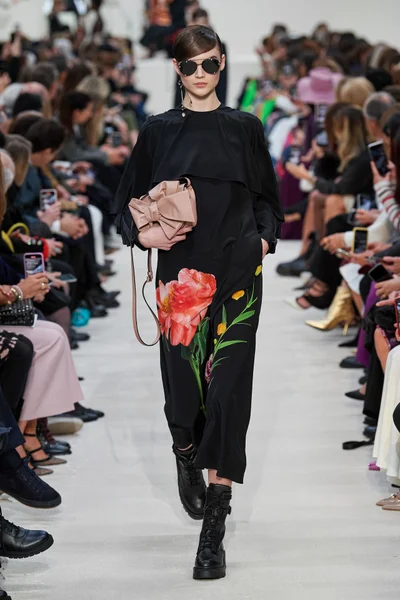 Look 49
